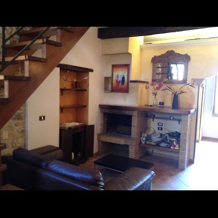 Bed And Breakfast Mblo Fondi Ruang foto