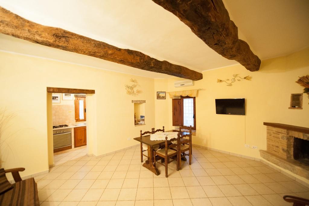 Bed And Breakfast Mblo Fondi Bagian luar foto