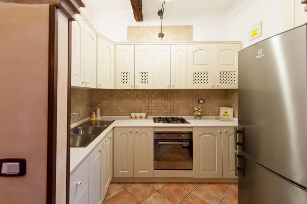 Bed And Breakfast Mblo Fondi Bagian luar foto
