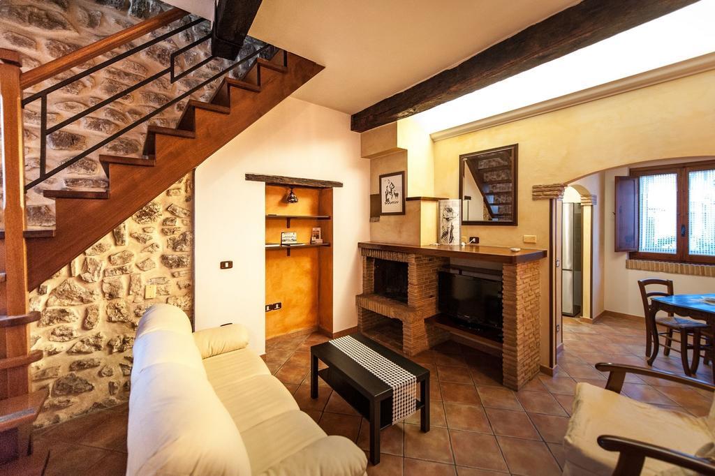 Bed And Breakfast Mblo Fondi Bagian luar foto