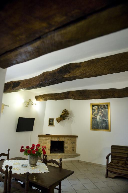 Bed And Breakfast Mblo Fondi Bagian luar foto