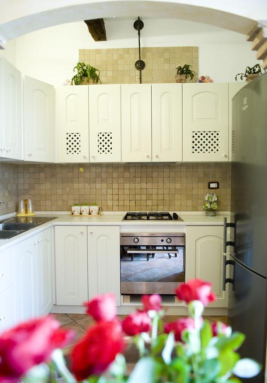 Bed And Breakfast Mblo Fondi Bagian luar foto
