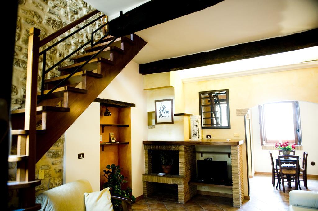 Bed And Breakfast Mblo Fondi Bagian luar foto