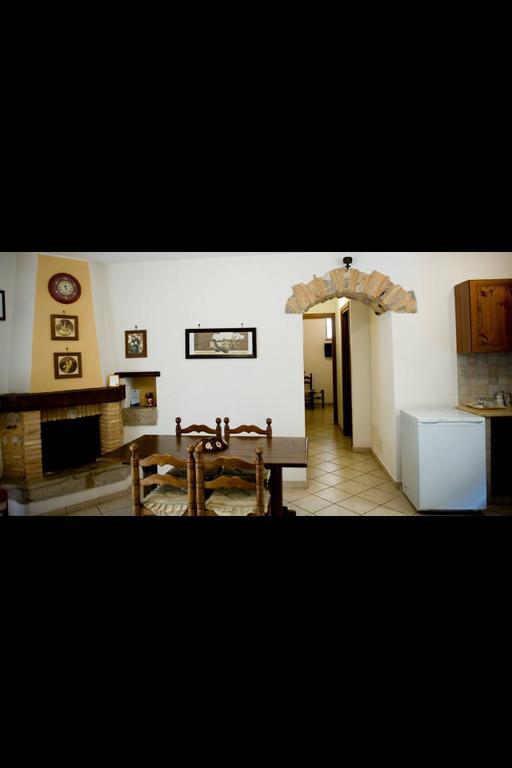 Bed And Breakfast Mblo Fondi Bagian luar foto