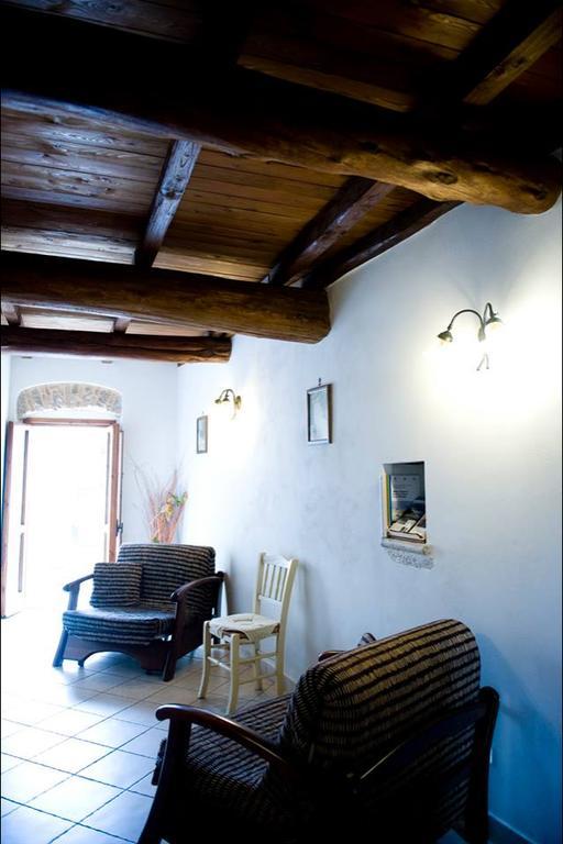 Bed And Breakfast Mblo Fondi Bagian luar foto