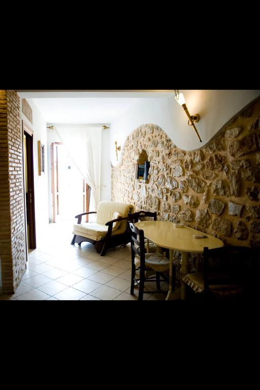 Bed And Breakfast Mblo Fondi Bagian luar foto